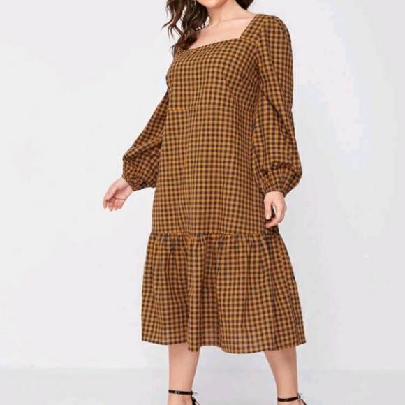 NEW Plus Smock Dress - Picture 2 of 8